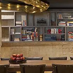 9Hotel Mercy 